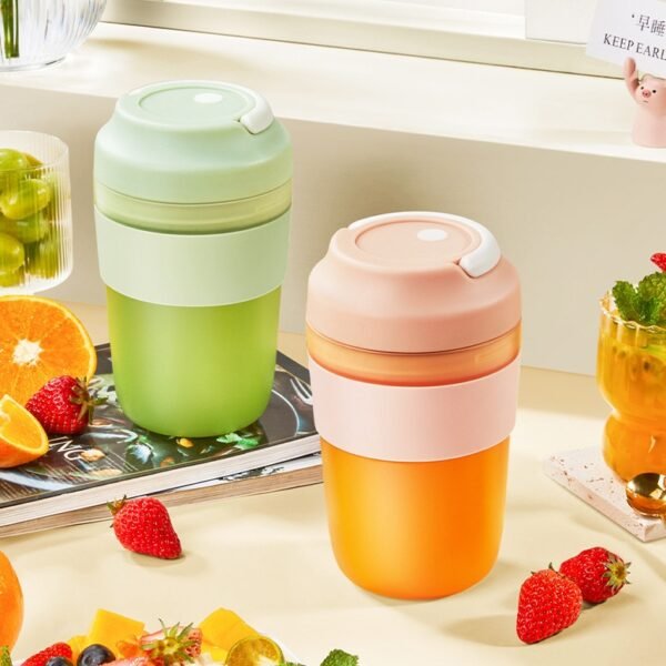 Discover the Convenience of the 400ml Rechargeable Portable Blender Cup - Image 4